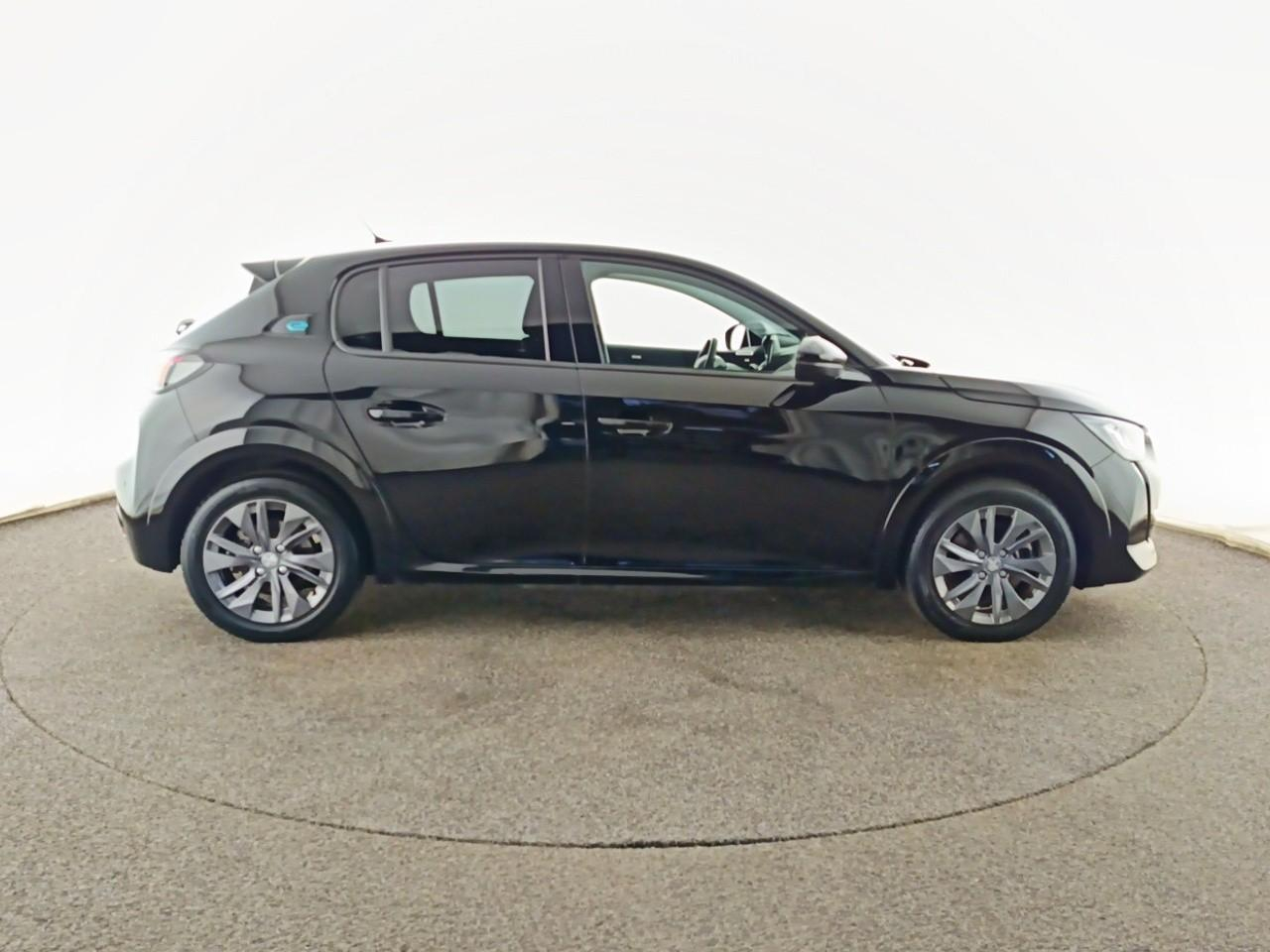 Peugeot 208 electrique 50 kwh 136ch allure — photo 4