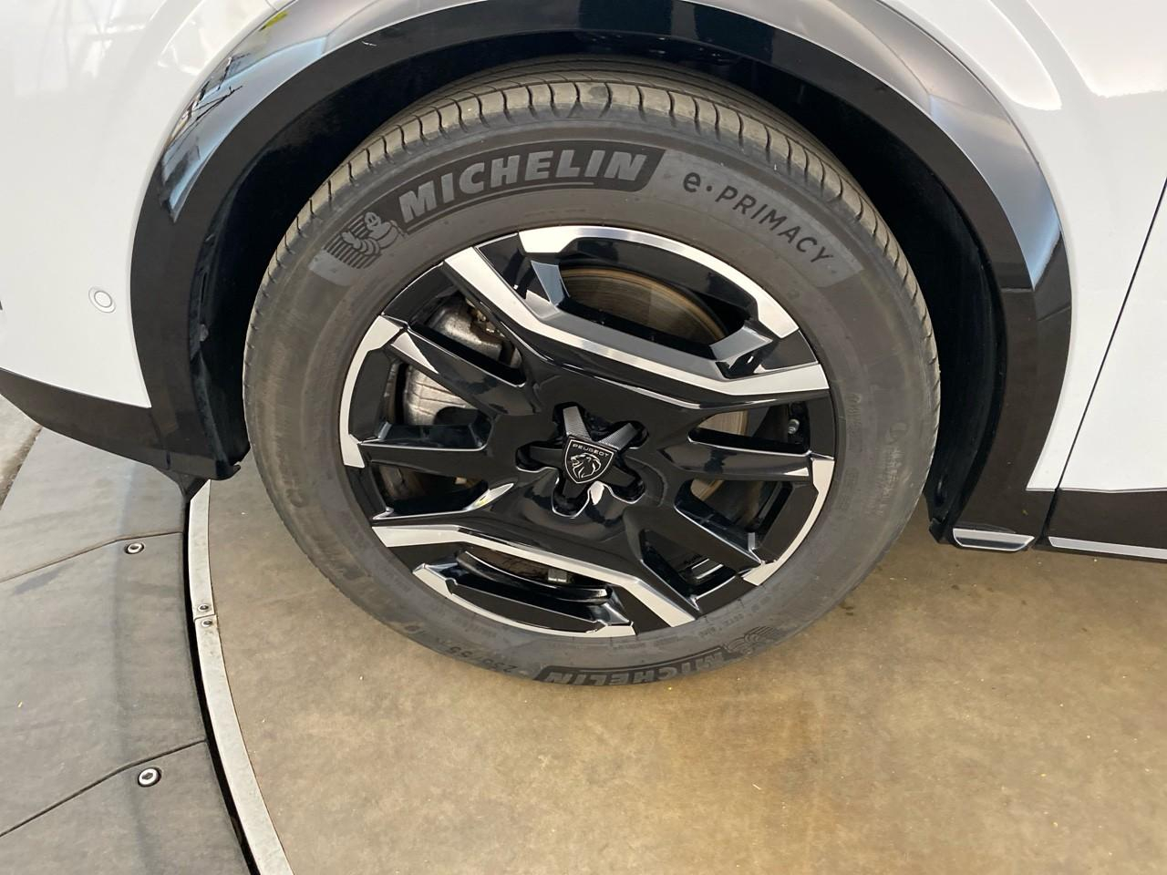 Peugeot 3008 electrique 210 ch 73 kwh gt — photo 11