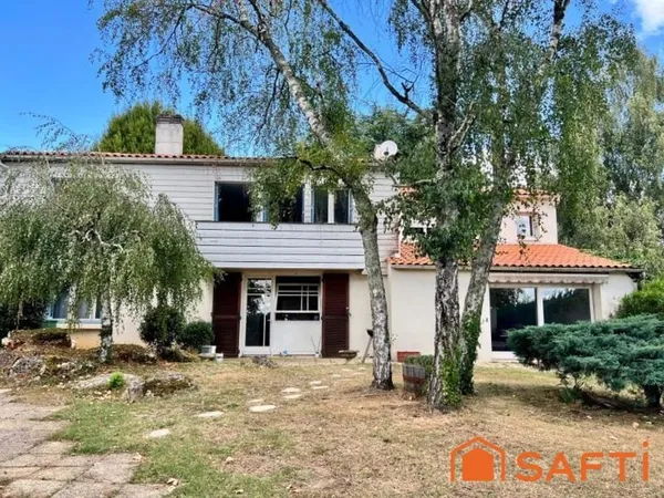 Très belle propriété T7 d'environ 252 m2 + studio et garage