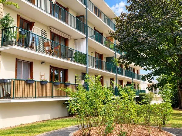 PETIT LAC ENGHIEN - 3 PIÈCES 63 m² - BALCON SUD - VUE PARC SANS VIS-À-VIS