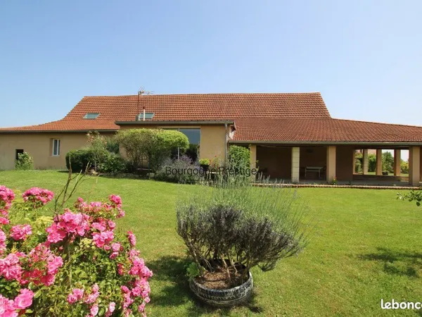 Maison 9 pièces 248 m²