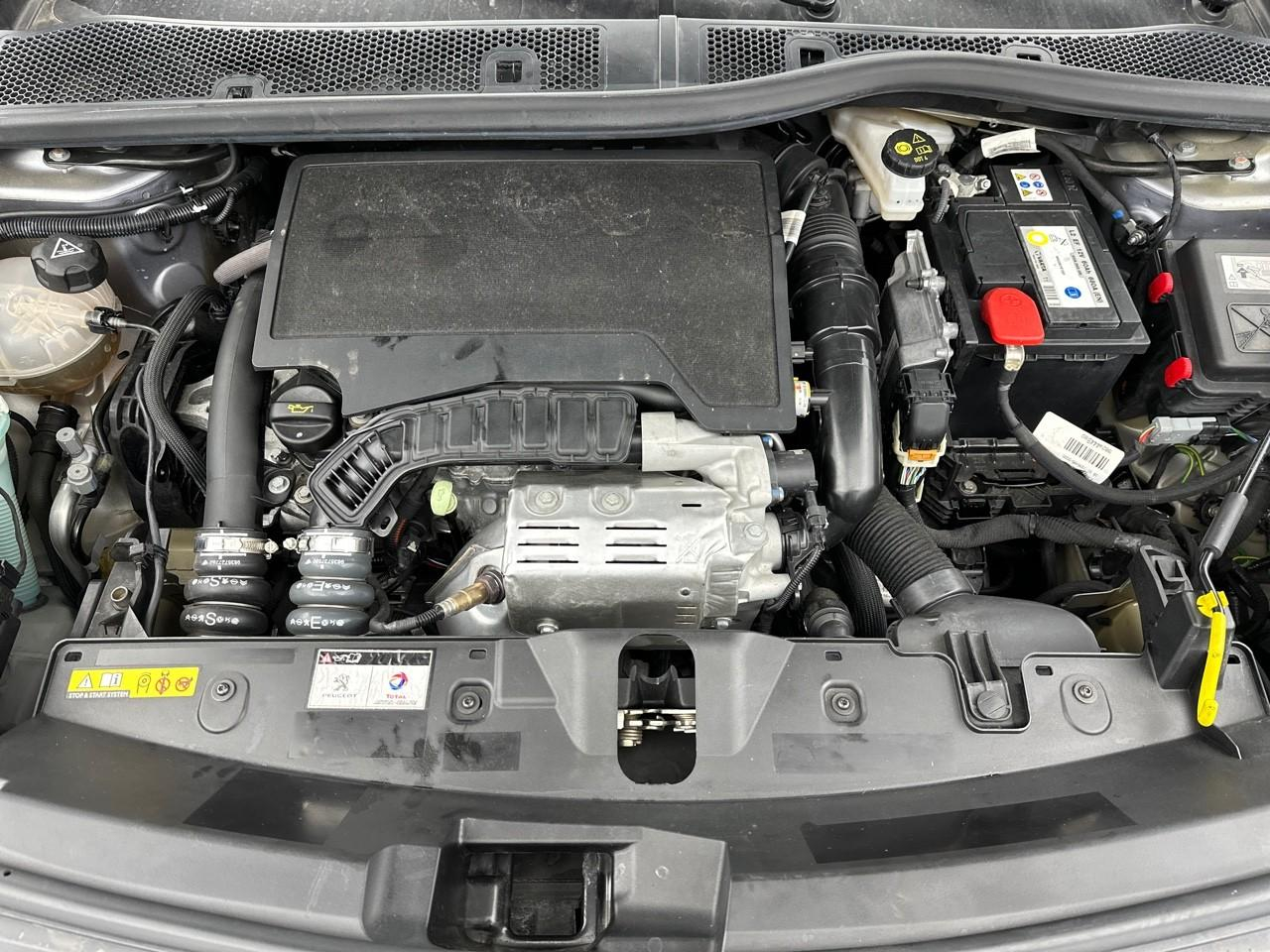 Peugeot 2008 puretech 130 s&s bvm6 allure — photo 15