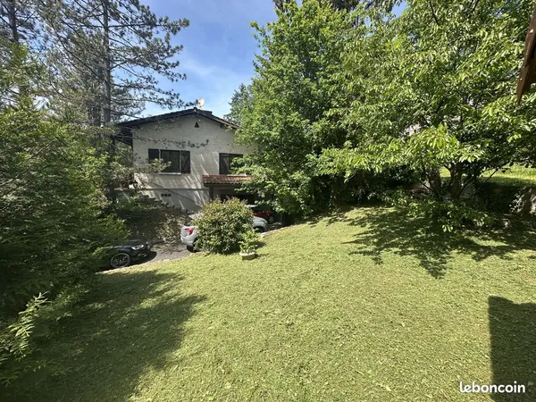 Chalet 147 m² Saint-Paul-en-Cornillon