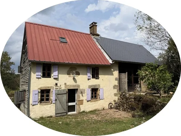 Auv 1193 : Maison au calme avec gîte, puits, beau terrain 5.340m2