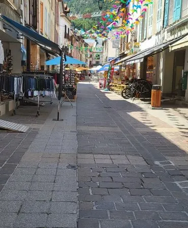 Boutique 45 m² Le Bourg-d'Oisans