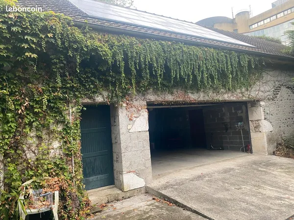 Grange en pierre à aménager + terrain 1000m² Pau