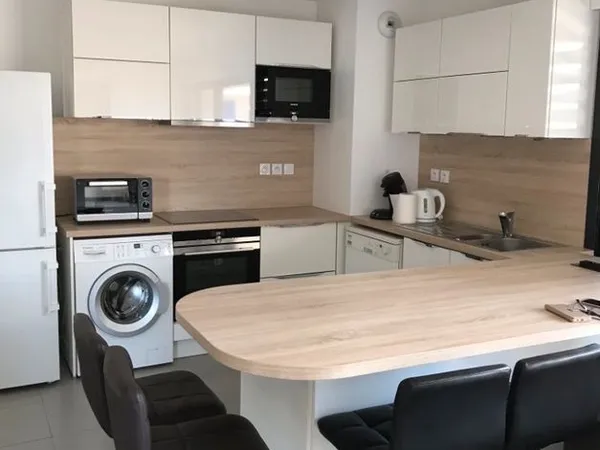Appartement T2 LUXE meublé dans résidence face à la mer 13600 LA CIOTAT