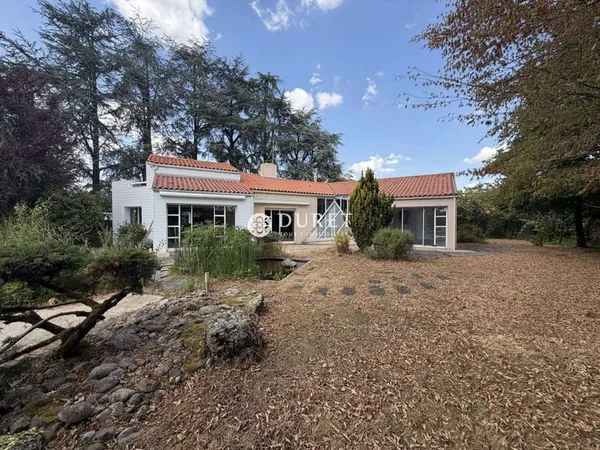 Maison 6 pièces 233 m²