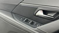 Peugeot 208 1.2 Hybrid 110ch GT e-DCS6 — photo 16