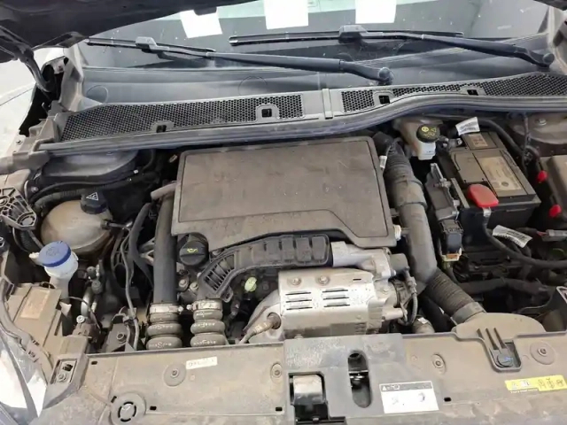 Peugeot 208 puretech 100 s&amp;s bvm6 — photo 35