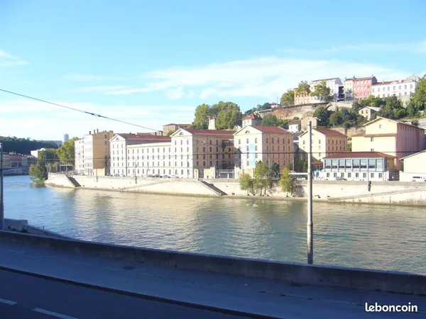 Location T2 meublé quai de saône