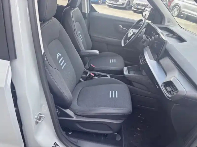 Ford Tourneo courier 136ch 46kwh active — photo 27