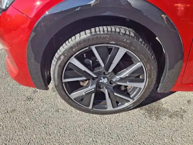 Peugeot 208 puretech 100 s&amp;s eat8 — photo 10