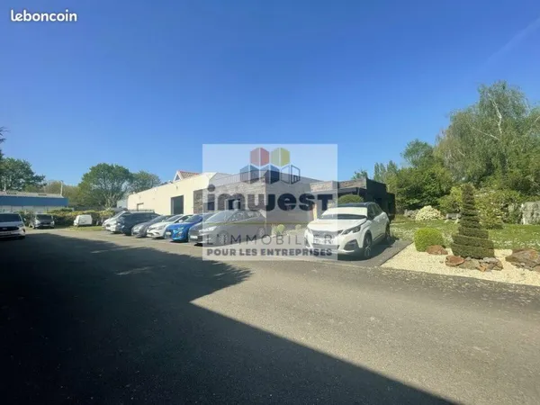LOCAL D'ACTIVITE 710 m² VEZIN-LE-COQUET