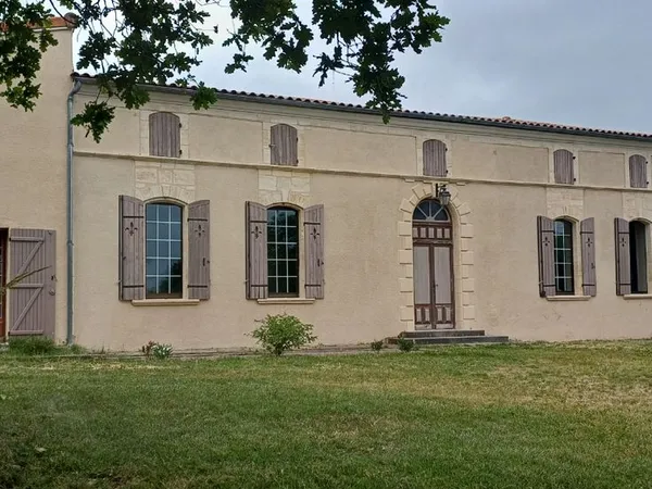 Longère du XVIIIe siècle entièrement rénovée - 170 m²