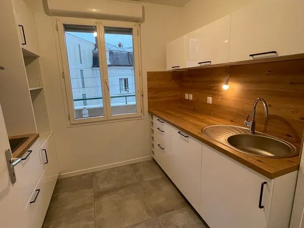 Appartement 3 pièces avec balcon et box fermé - Chartres, à 3 min à pied de la gare