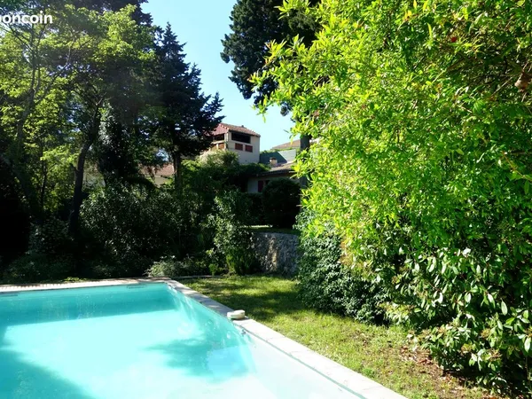 Belle maison familiale avec piscine proche centre-ville