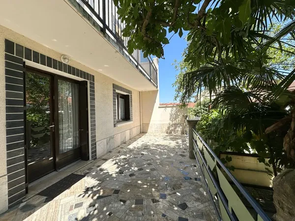 Maison de luxe 10 pièces 68 m²