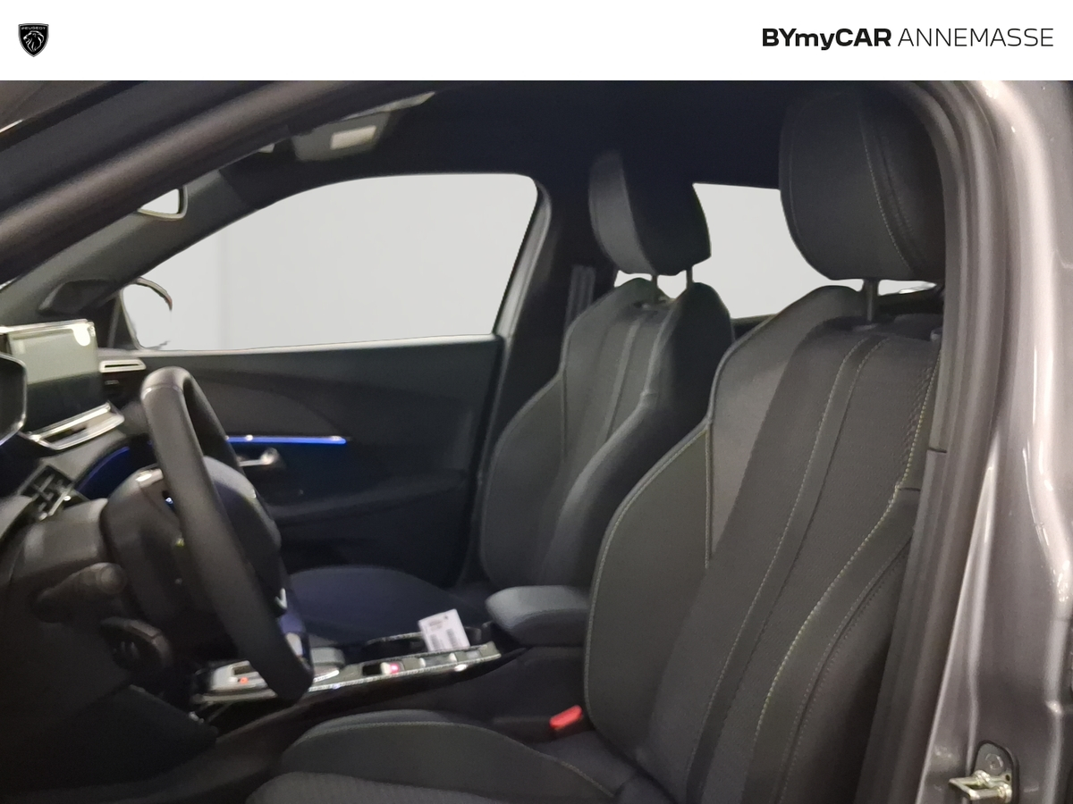 Peugeot 2008 Hybrid 145 e-DCS6 — photo 11
