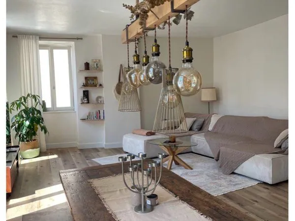 Appartement T3 meublé de 95 m² — Vue Canal & Château des Rohan