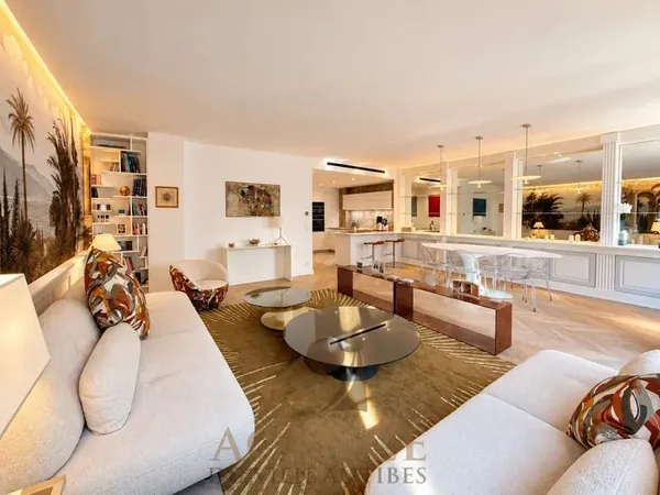 Appartement 3P 97m² Renove Centre/Vieil Antibes