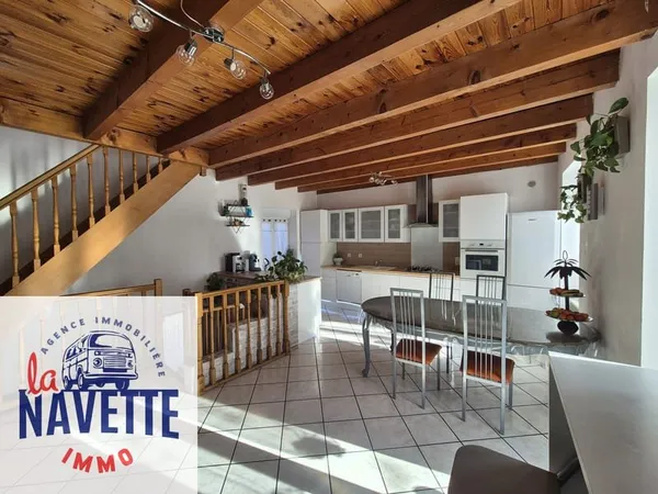MAISON DE VILLAGE AVEC TERRASSE + GARAGE + APPARTEMENT INDÉPENDANT
