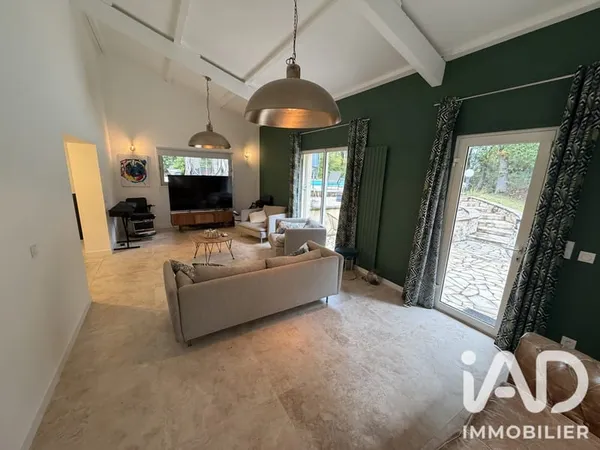 Maison 9 pièces 276 m²