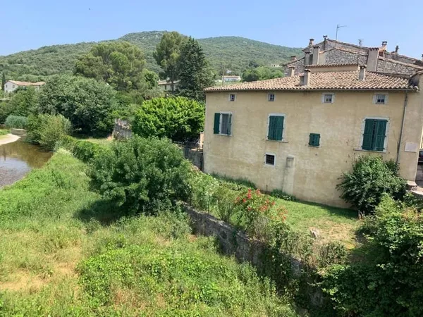 Maison de ville 10 pièces 230 m²
