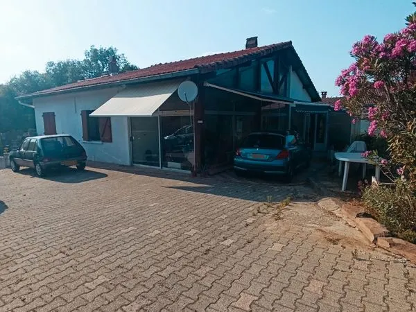 Maison de plain-pied 130 m² sur grand terrain