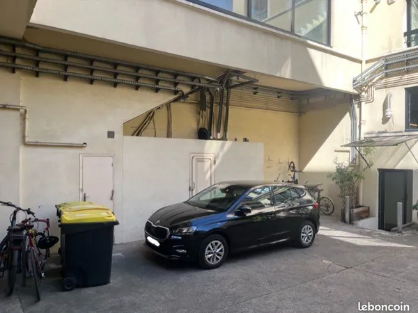 Place parking - Montreuil république