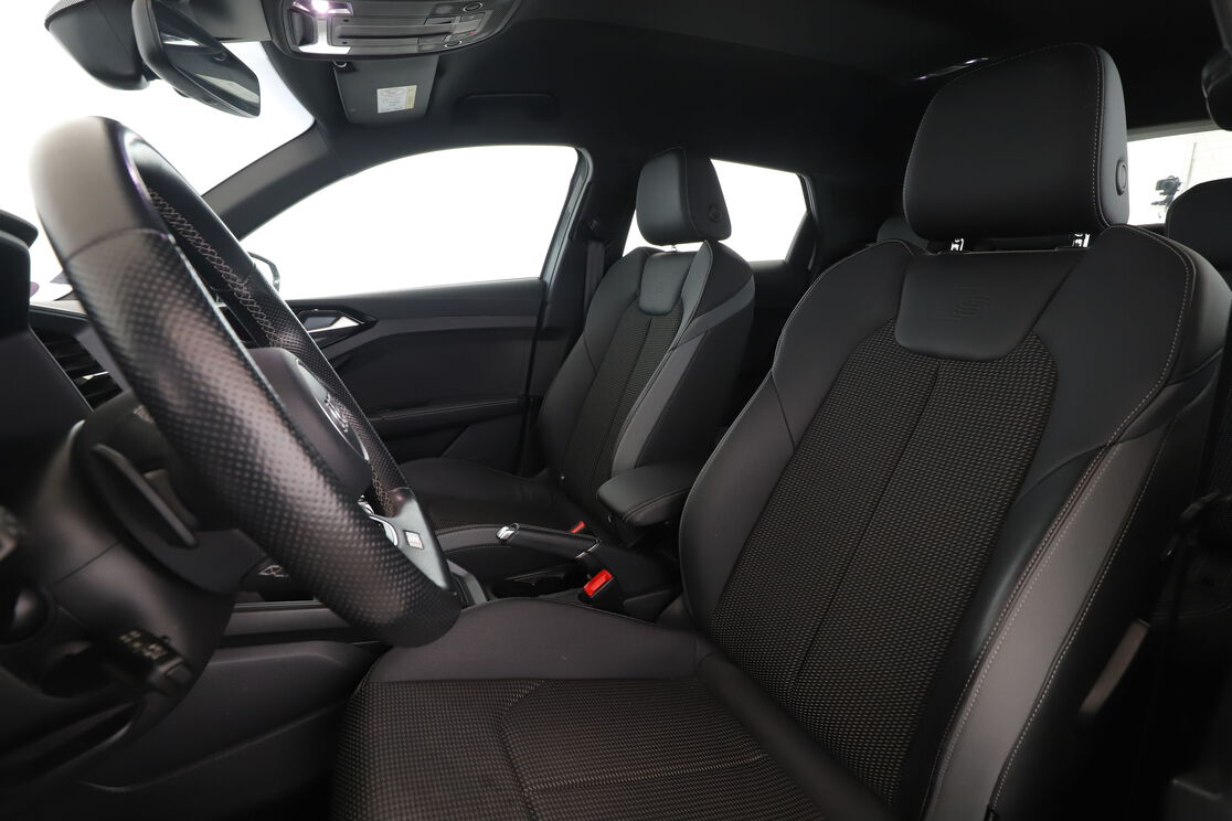 Audi A1 Sportback 40 TFSI S Line S Tronic 7 — photo 9