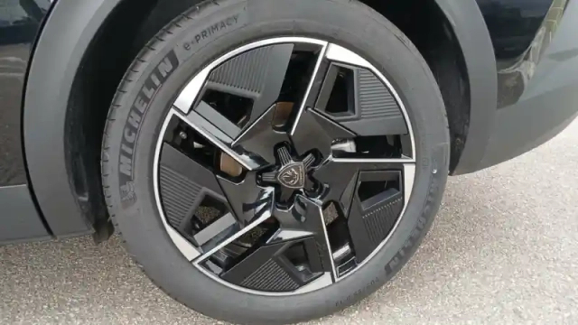 Peugeot 408 hybrid 145 e-dcs6 — photo 12
