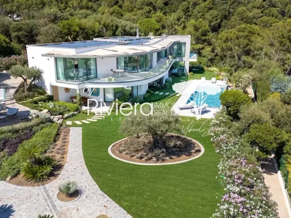 Propriété 7 pièces 410 m²