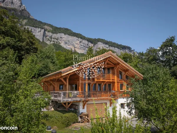 Chalet 6 pièces 153 m²