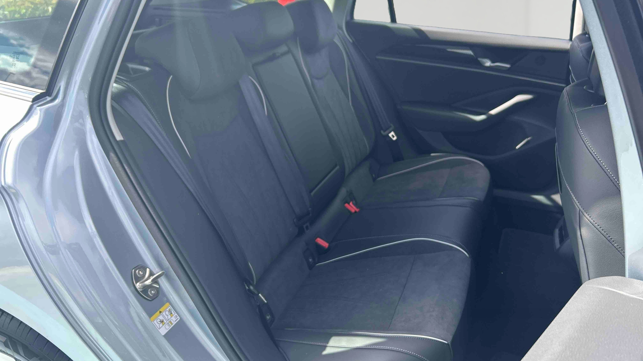 Volkswagen Passat 2.0 TDI EVO SCR 150 DSG7 — photo 18