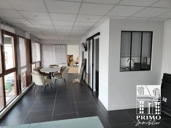 Local 2 pièces 53 m²