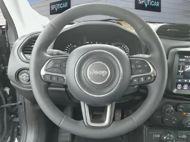 Jeep Renegade 1.3 turbo t4 190 ch phev at6 4xe eawd edition limitee central park — photo 12