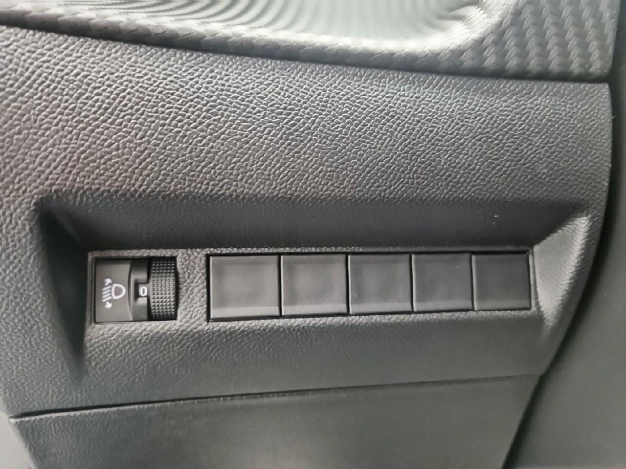 Peugeot 2008 100 s&s bvm6 style — photo 22