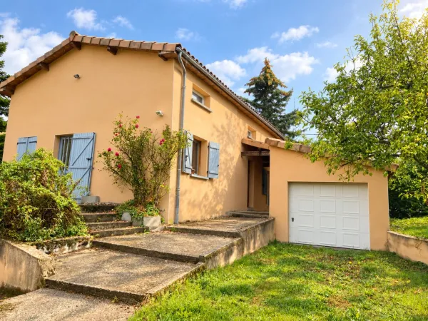 Maison 8 pièces LUZILLAT avec jardin de 918 m²