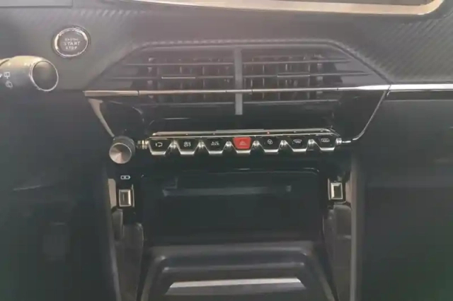 Peugeot 208 puretech 100 s&amp;s bvm6 — photo 20