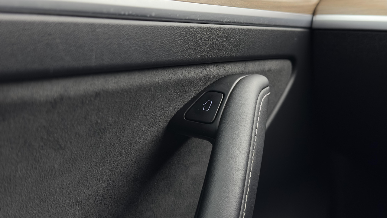 Tesla MODEL 3 RWD — photo 15