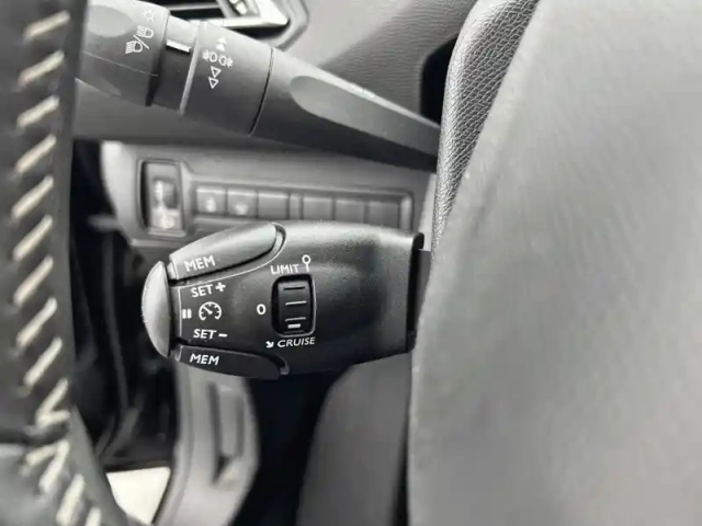Peugeot 308 1.2 puretech 110ch s&amp;s bvm5 — photo 19