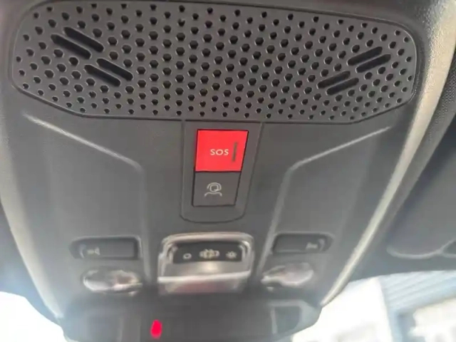 Peugeot 2008 hybrid 145 e-dcs6 — photo 21
