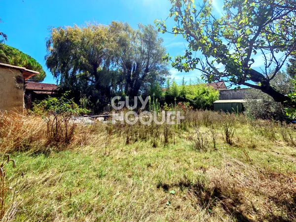 MORMOIRON - Terrain constructible 929 m² - Secteur privilégié - Libre constructeur !