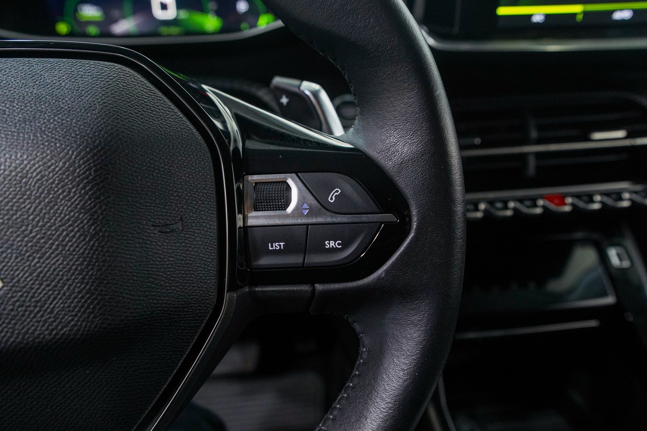 Peugeot 208 — photo 18