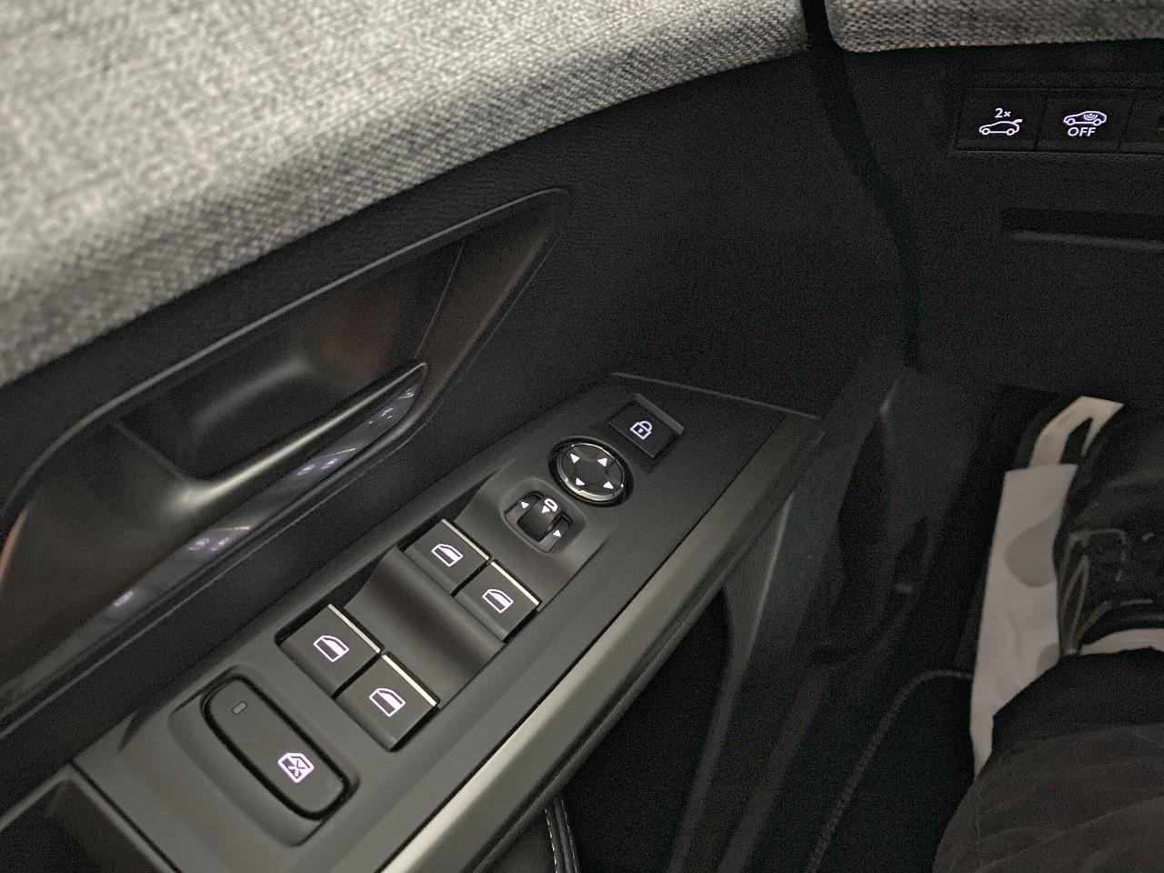 Peugeot 3008 hybrid 145 e-dcs6 gt — photo 20