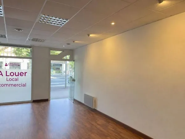 Local commercial 48 m²
