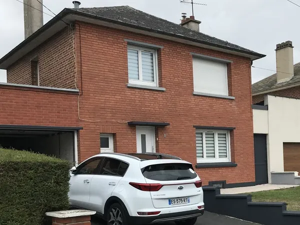 À louer - Maison familiale 3 chambres avec jardin, piscine et double garage