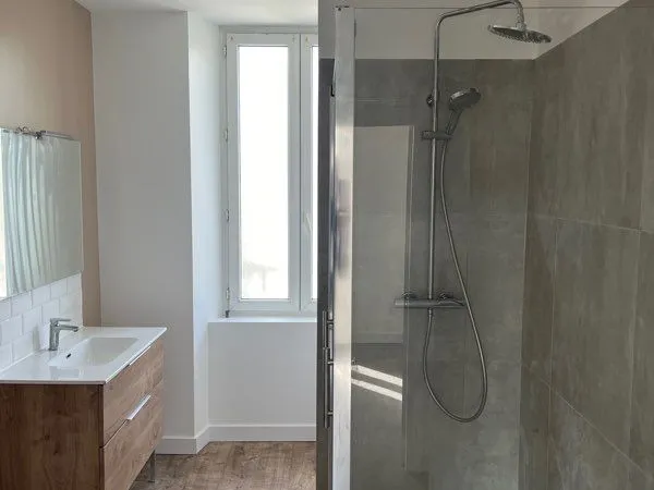 T3 55 m² entièrement rénové - 2 chambres - La Courtine centre