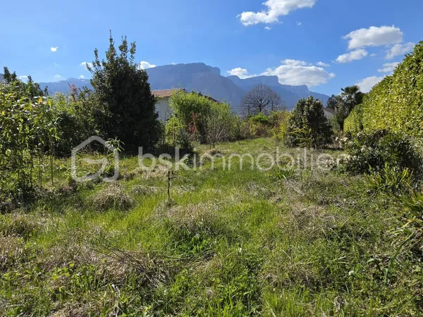 Terrain 755 m²